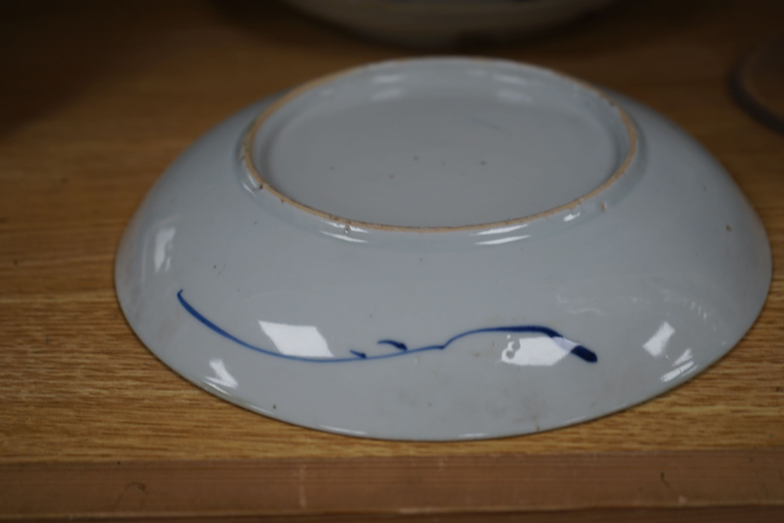 Two Chinese Kangxi blue and white dishes 22cm